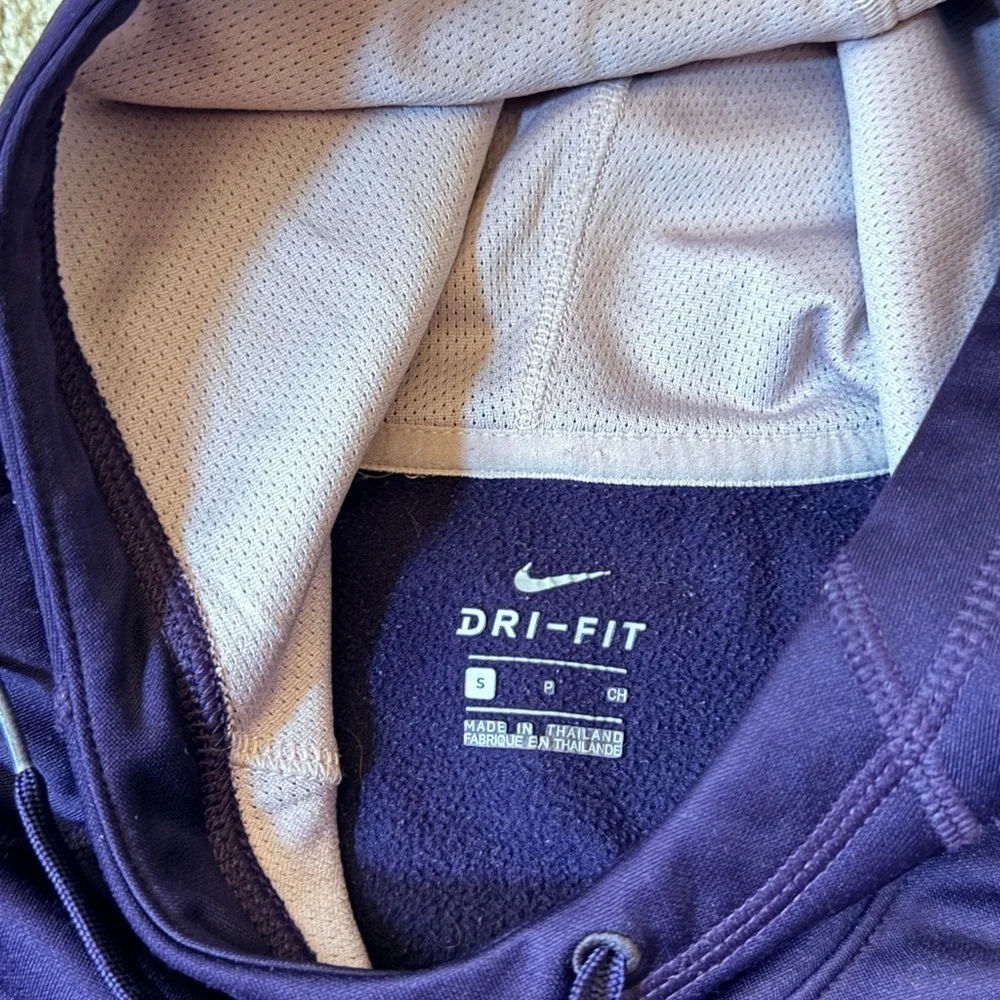 Nike Plum Purple “Just Do It” Therma-FIT Hoodie Women’s Small